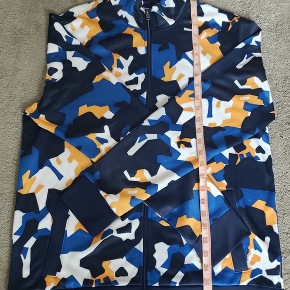 Club Room full zipped, size Medium, camouflage. - Picture 5 of 6